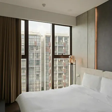 Metropole Residences Luxury Suite-3